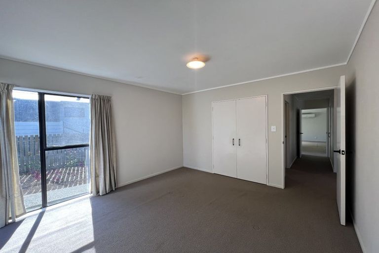 Photo of property in 16 Shearwater Street, One Tree Point, 0118