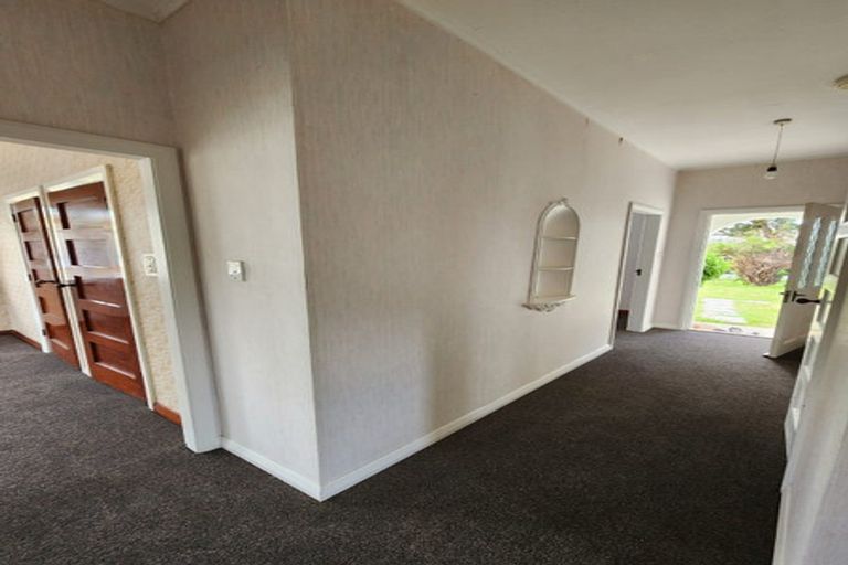 Photo of property in 15 Freyberg Street, Waterloo, Lower Hutt, 5011