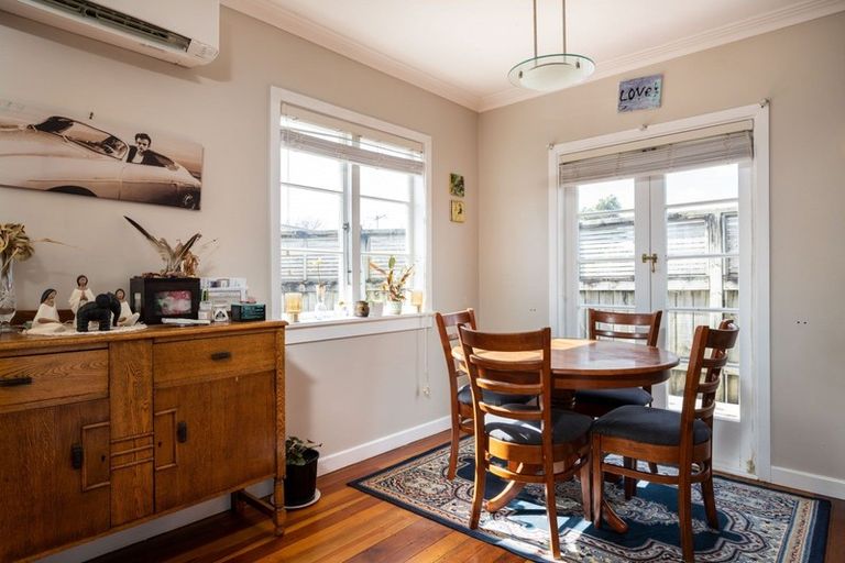 Photo of property in 6 Rarawa Place, Vogeltown, New Plymouth, 4310