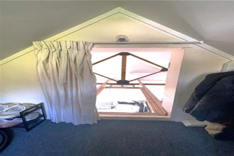 Photo of property in 2/9 Montgomery Street, Stokes Valley, Lower Hutt, 5019