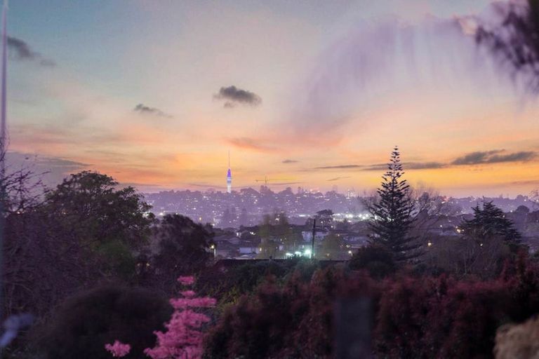 Photo of property in 664b Pakuranga Road, Howick, Auckland, 2010