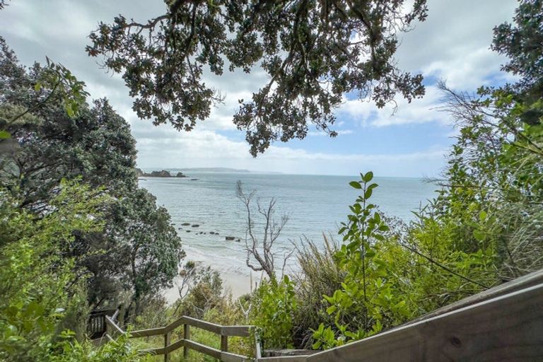 Photo of property in 107 Howard Road, Orere Point, Papakura, 2585