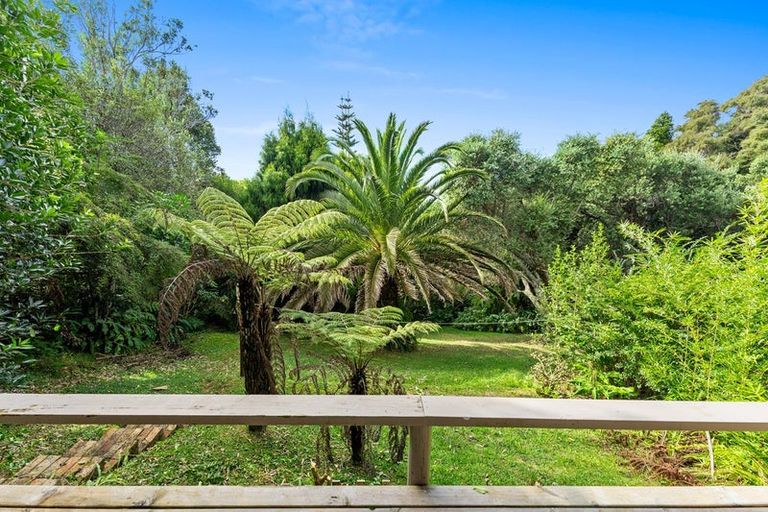 Photo of property in 1/813 East Coast Road, Northcross, Auckland, 0630