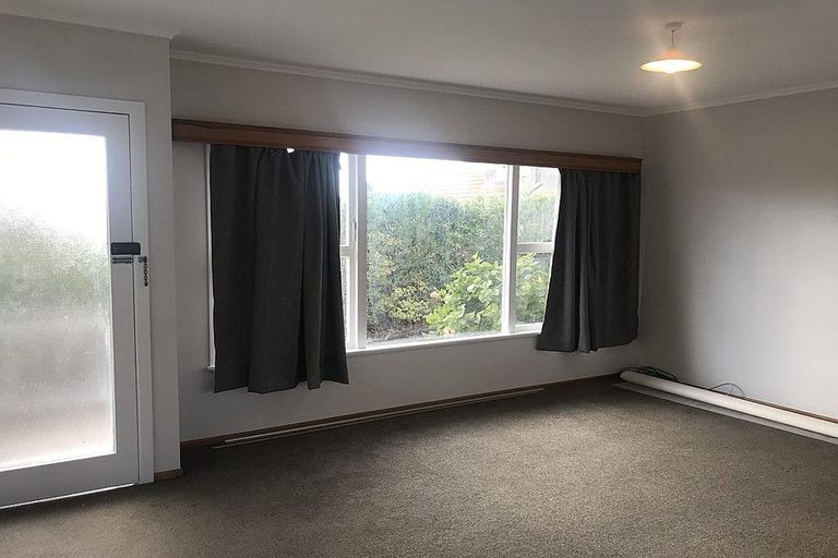 Photo of property in 2/497 Beach Road, Murrays Bay, Auckland, 0630