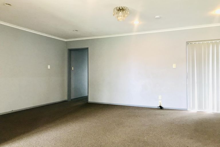 Photo of property in 100a Manuroa Road, Takanini, 2112