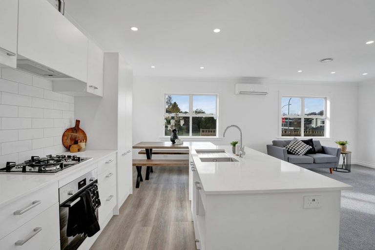 Photo of property in 1 Horoeka Street, Inglewood, 4330