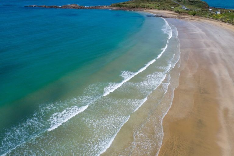 Photo of property in 511 Waikawa-curio Bay Road, Curio Bay, Tokanui, 9884