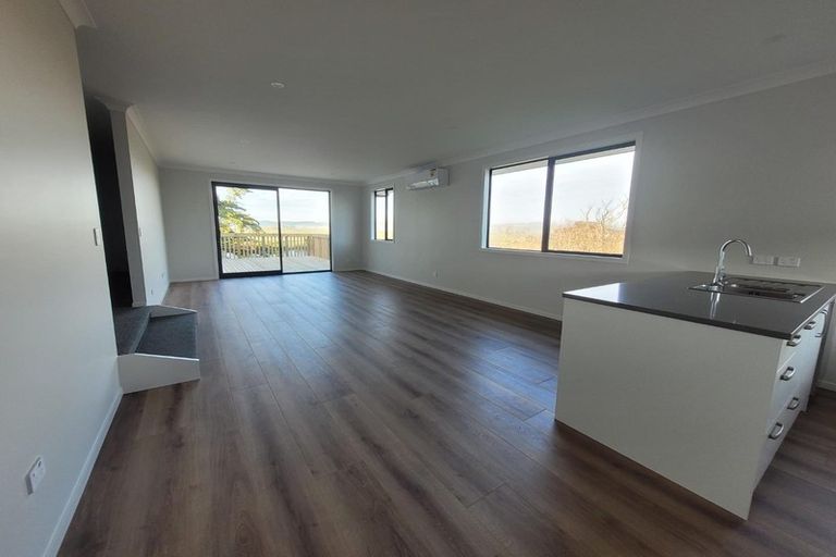 Photo of property in 15 Kawariki Road, Helensville, 0800