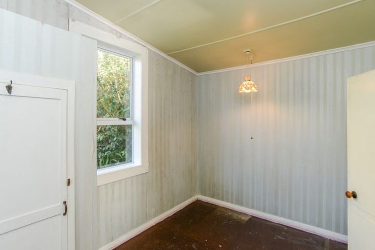 Photo of property in 30 Mill Road, Clive, 4102