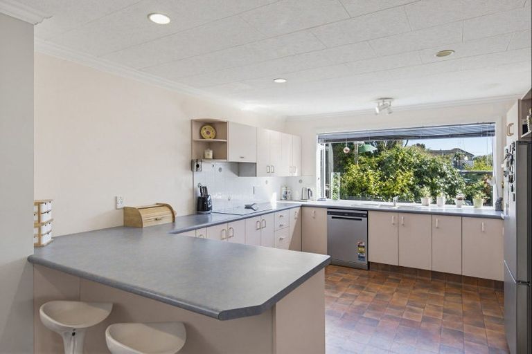 Photo of property in 6 Teoti Street, Paraparaumu Beach, Paraparaumu, 5032