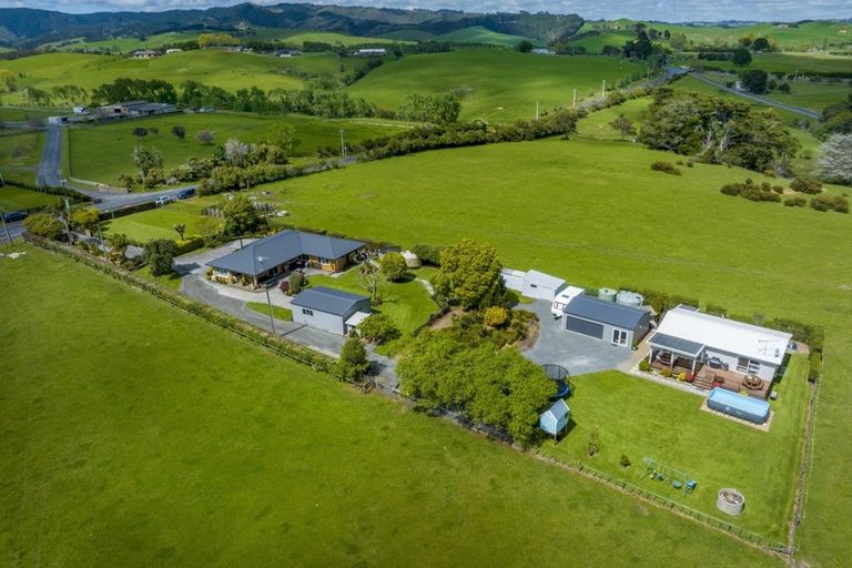 Photo of property in 590 Clevedon Kawakawa Road, Clevedon, Papakura, 2585