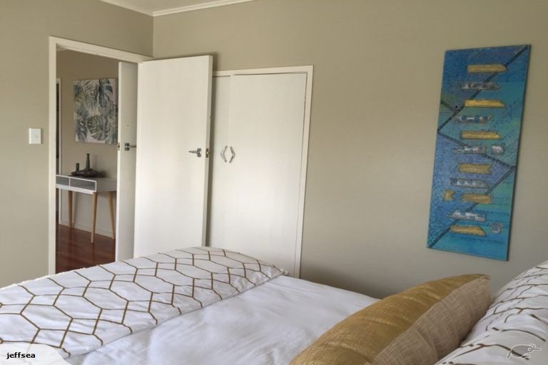 Photo of property in 4/43 Shakespeare Road, Milford, Auckland, 0620