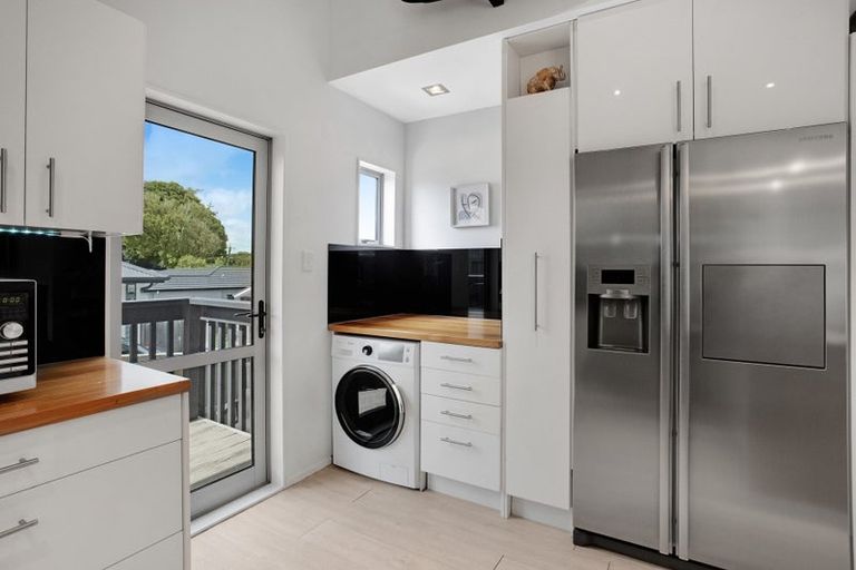 Photo of property in 5a Collingwood Road, Waiuku, 2123