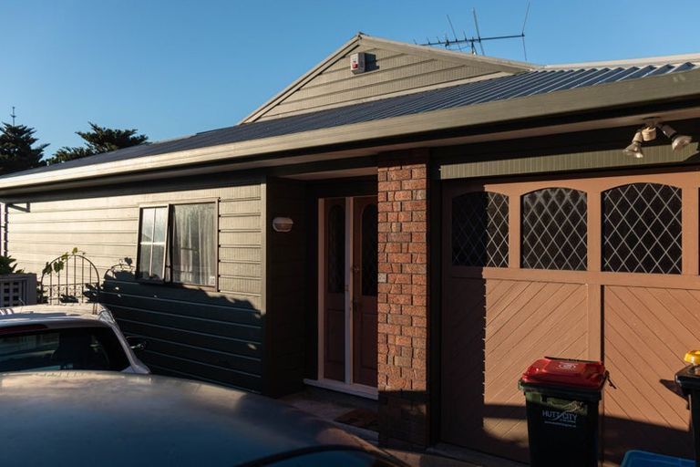 Photo of property in 182a Whites Line East, Waiwhetu, Lower Hutt, 5010