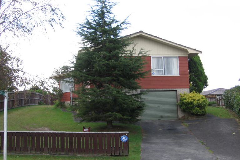 Photo of property in 43 Rosewarne Crescent, Glendene, Auckland, 0602