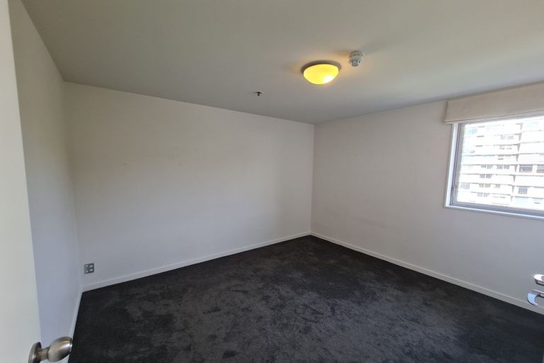 Photo of property in Montreaux Apartments, 8a/164 The Terrace, Wellington Central, Wellington, 6011