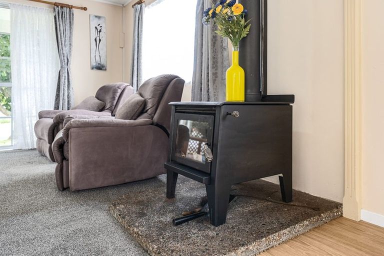 Photo of property in 13 Uenuku Place, Waitara, 4320