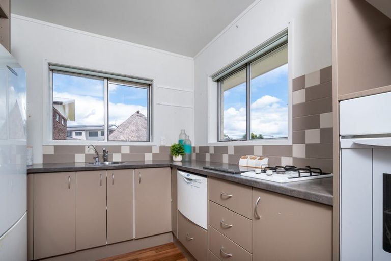 Photo of property in 2/12 Jenelin Road, Glendene, Auckland, 0602