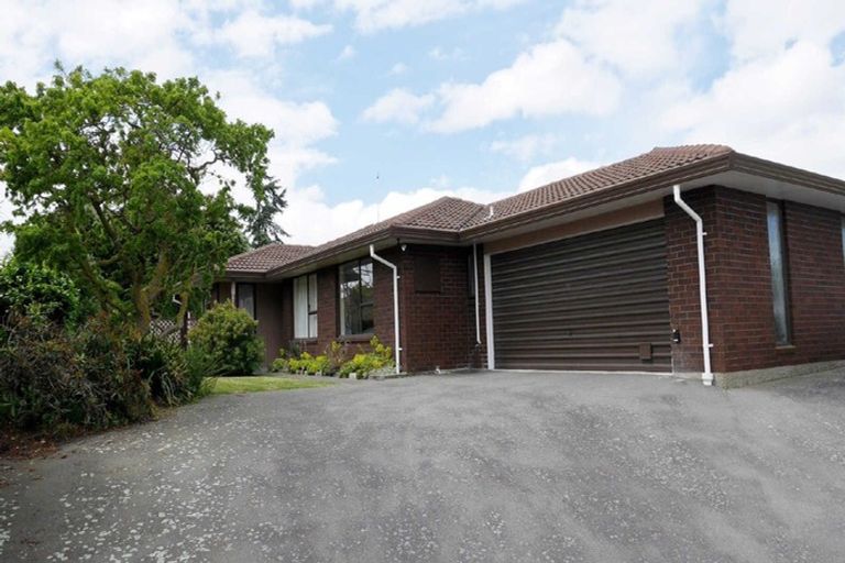 Photo of property in 8 Algie Place, Avonhead, Christchurch, 8042