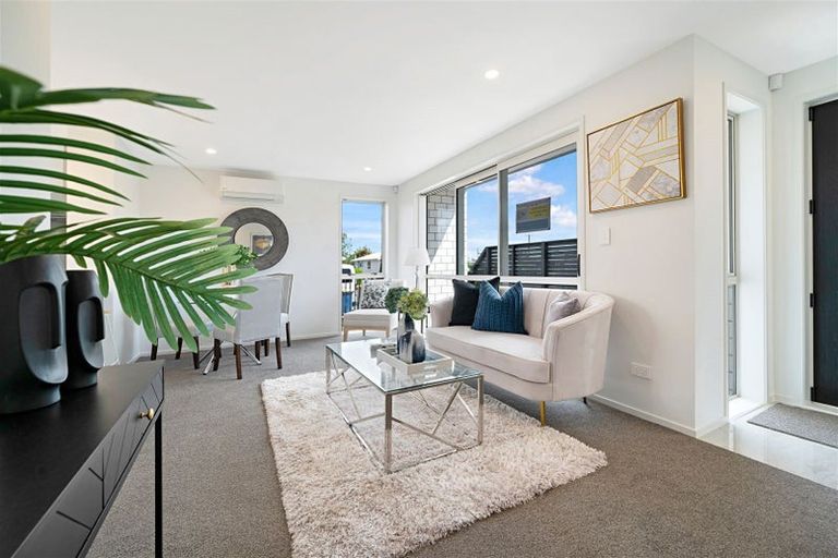 Photo of property in 14b Kirrie Avenue, Te Atatu South, Auckland, 0610