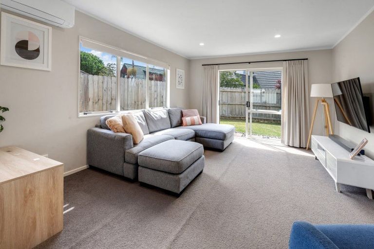 Photo of property in 1/96 Frank Nobilo Drive, Golflands, Auckland, 2013