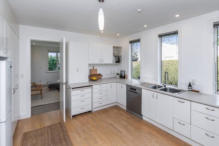 Photo of property in 3 Wherstead Road, Cashmere, Christchurch, 8022