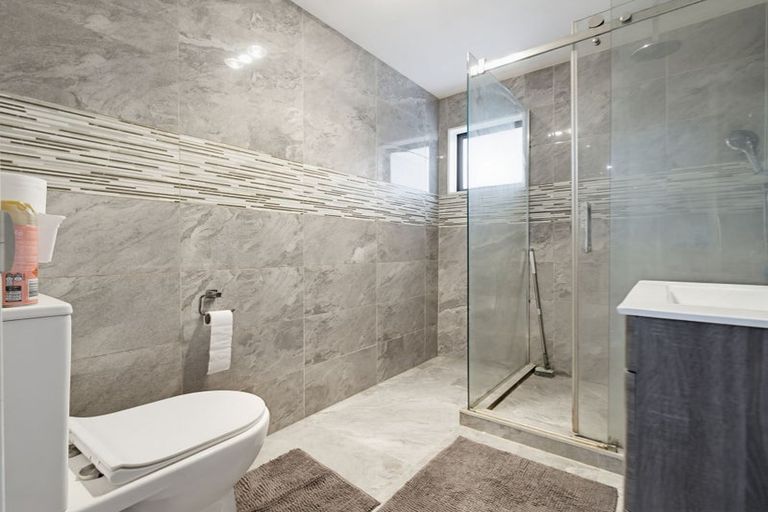 Photo of property in 56a Cambridge Terrace, Papatoetoe, Auckland, 2025