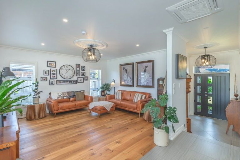 Photo of property in 15 Okarito Avenue, Levin, 5510