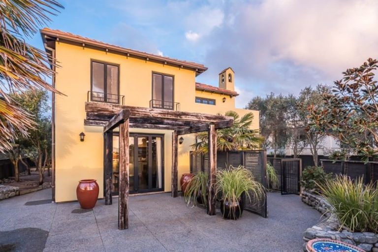 Photo of property in 9 Shearwater Rise, Paraparaumu Beach, Paraparaumu, 5032