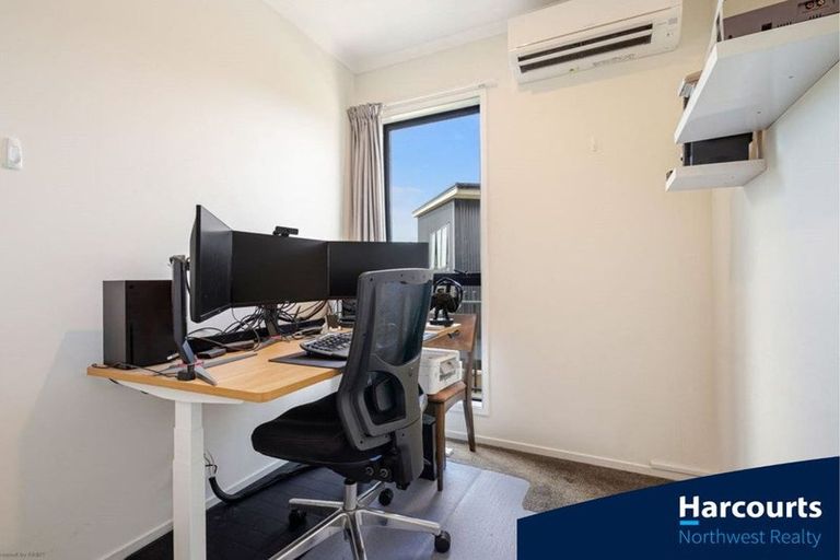 Photo of property in 3 Piko Lane, Hobsonville, Auckland, 0616