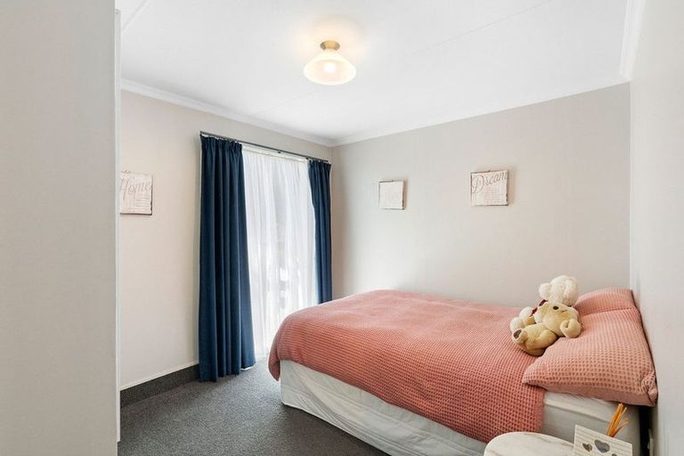 Photo of property in 14 Matipo Street, Levin, 5510