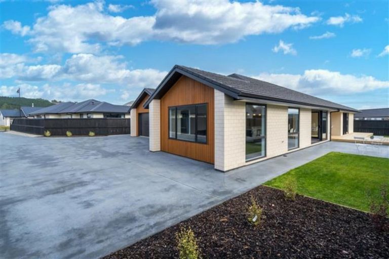 Photo of property in 5 Carrick Place, Mosgiel, 9024