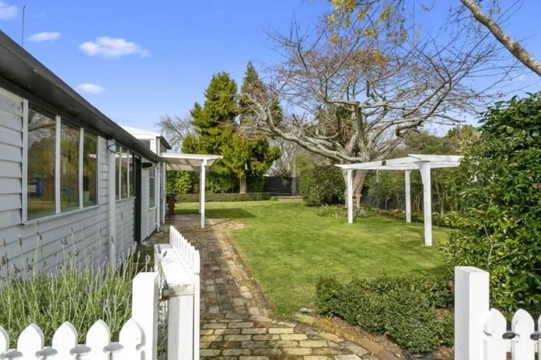 Photo of property in 27 Princes Street, Cambridge, 3434