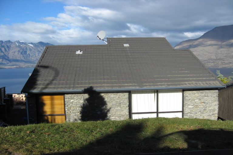Photo of property in 1 Strawberry Lane, Fernhill, Queenstown, 9300