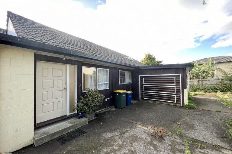 Photo of property in 5/68 Clayburn Road, Glen Eden, Auckland, 0602