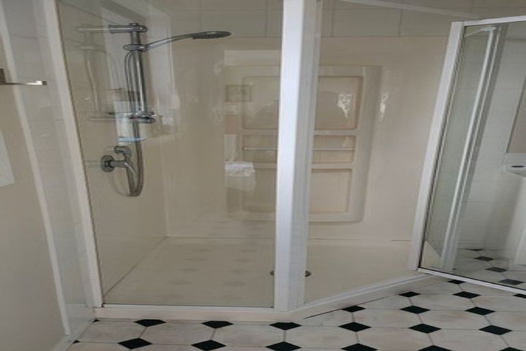 Photo of property in 295 Main Road, Tawa, Wellington, 5028