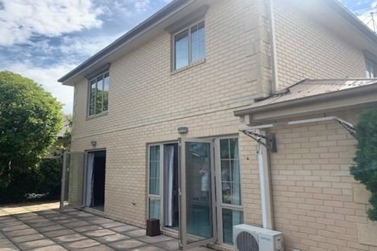 Photo of property in 29 Straven Road, Riccarton, Christchurch, 8011