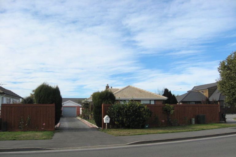 Photo of property in 4 Epsom Road, Sockburn, Christchurch, 8042