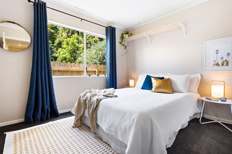 Photo of property in 2/60 Taikata Road, Te Atatu Peninsula, Auckland, 0610