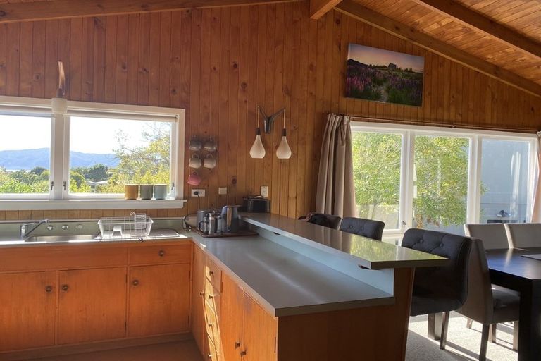 Photo of property in 6 Flaxmere Street, Waikanae Beach, Waikanae, 5036