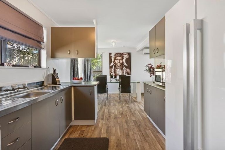 Photo of property in 82 Keegan Drive, Massey, Auckland, 0614