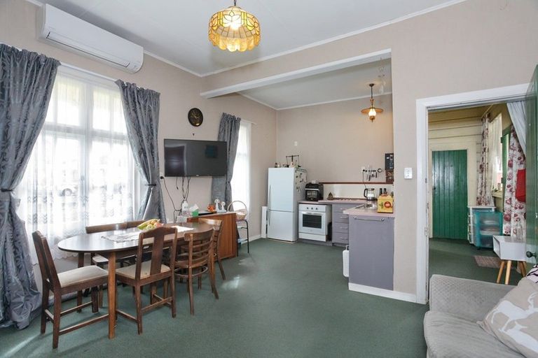 Photo of property in 16 Rira Street, Marton, 4710