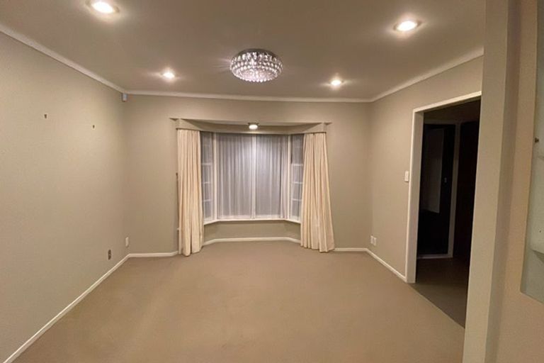 Photo of property in 37 Fratley Avenue, Farm Cove, Auckland, 2012