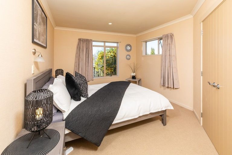 Photo of property in 122 Rototuna Road, Rototuna, Hamilton, 3210