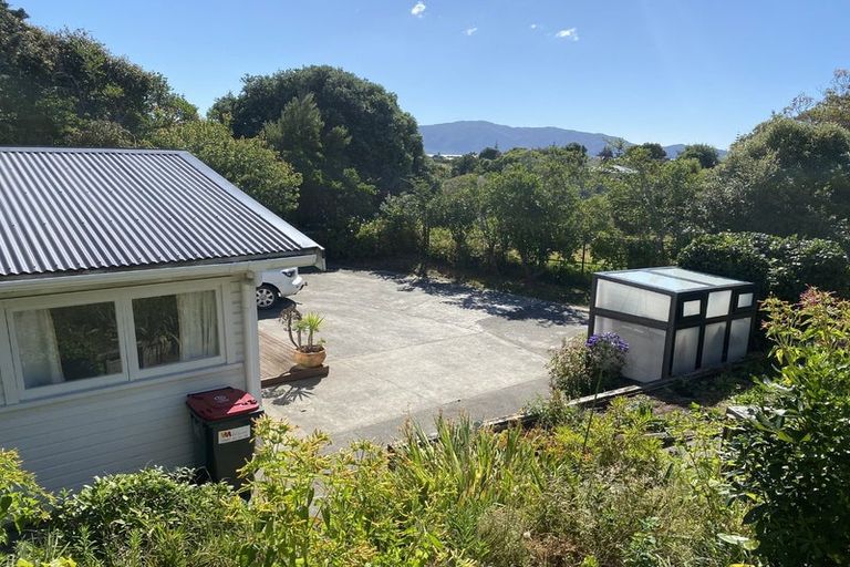 Photo of property in 6 Flaxmere Street, Waikanae Beach, Waikanae, 5036