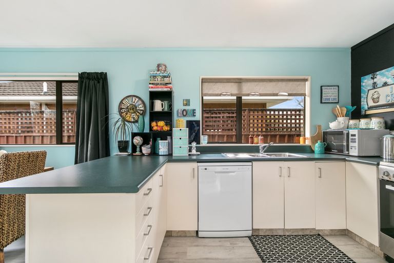 Photo of property in 53 Pohutukawa Street, Woburn, Lower Hutt, 5010