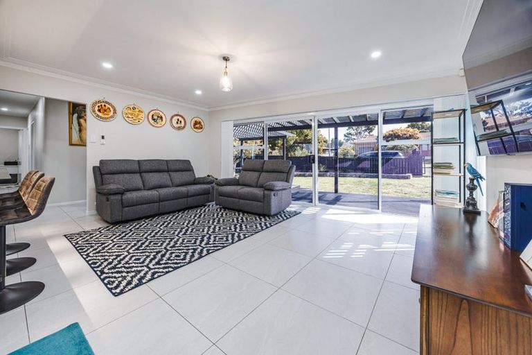 Photo of property in 6 Lucas Place, Weymouth, Auckland, 2103