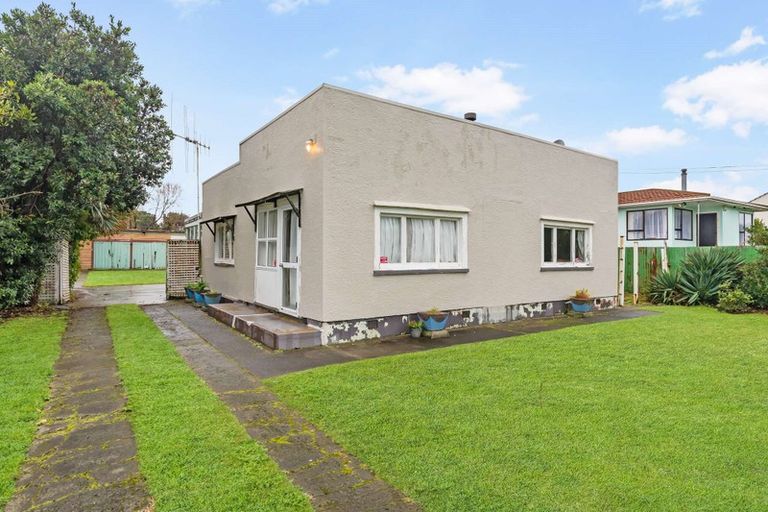 Photo of property in 40 Hood Street, Castlecliff, Whanganui, 4501