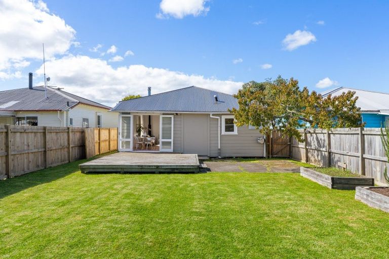 Photo of property in 15 Oman Street, Kaiti, Gisborne, 4010