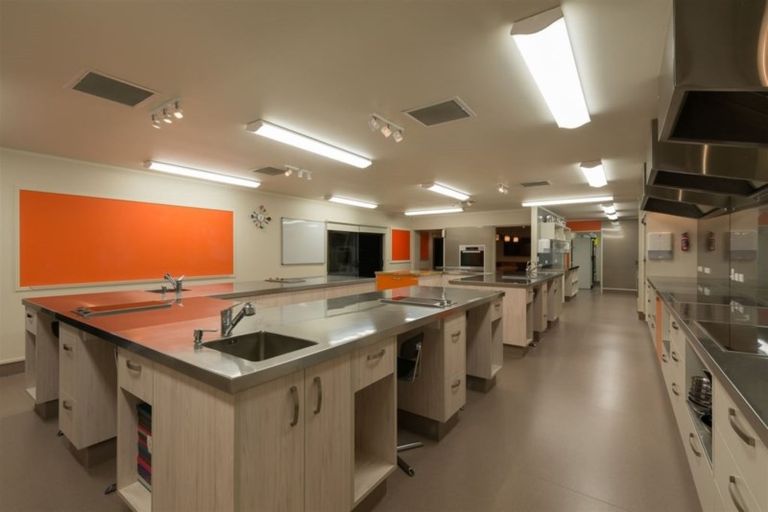 Photo of property in 2 Cochrane Drive, Kerikeri, 0230